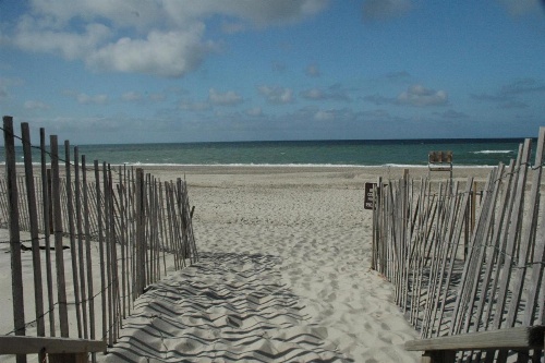 Anchor Inn Beach House image 5